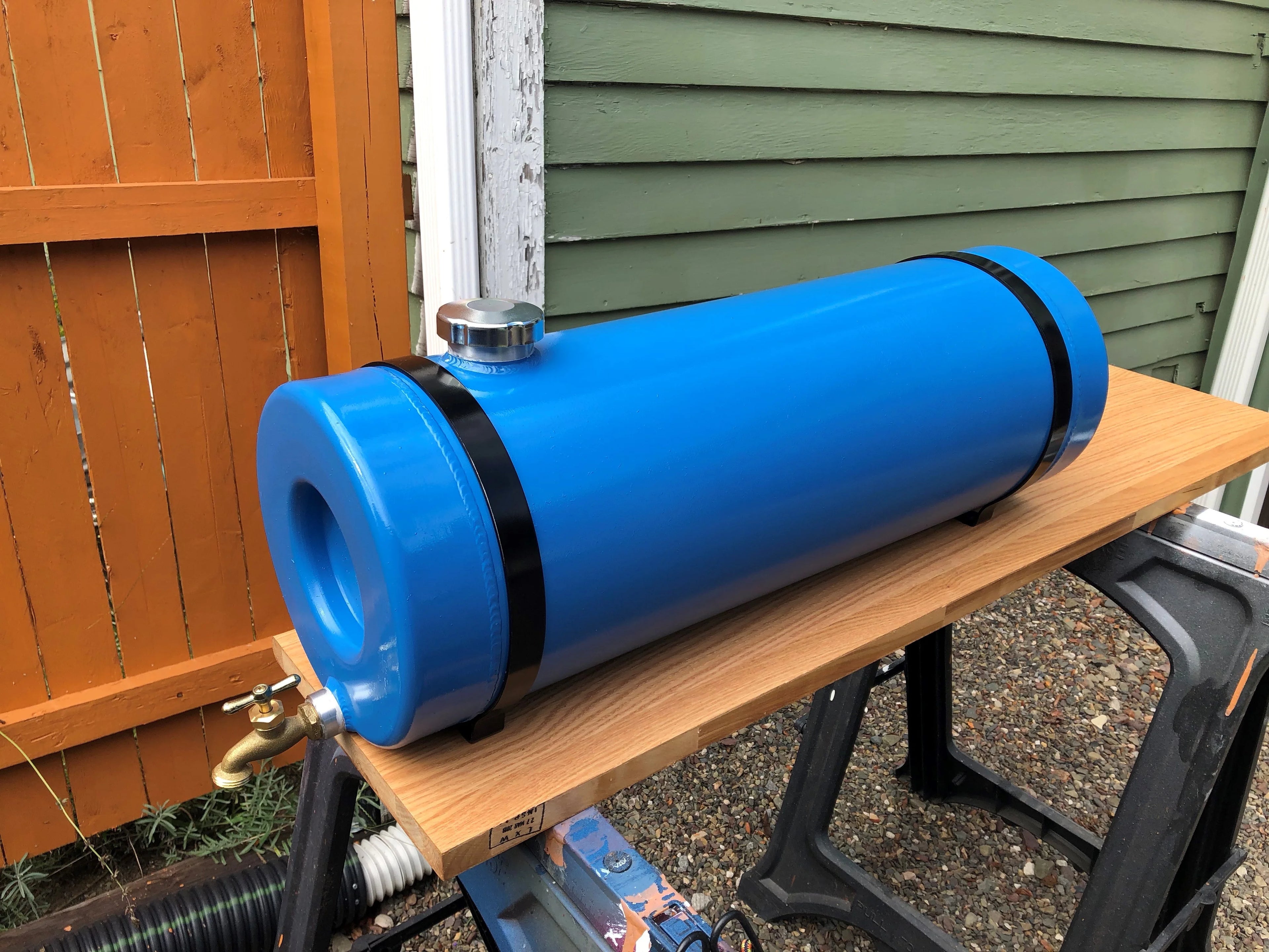 5.5 Gallon 8x26 Aluminum Water Storage Tank W119