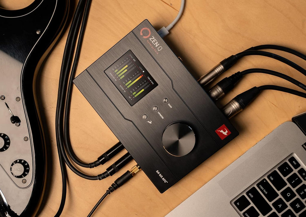 14x10 Thunderbolt 3 Audio Interface with Edge Solo Mic I8451