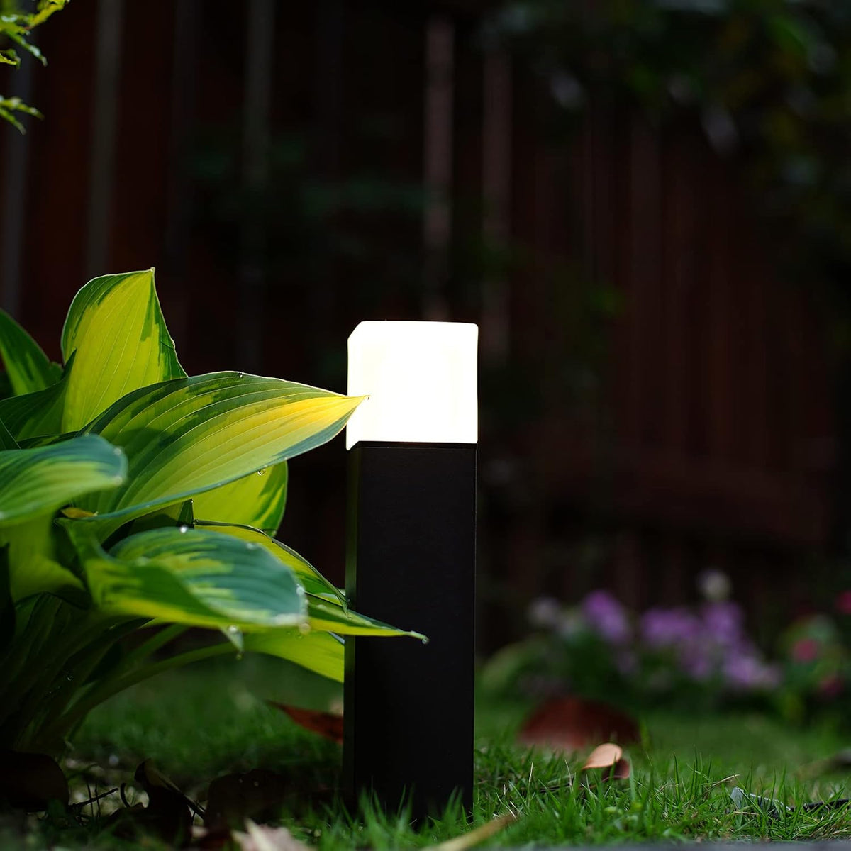 2W LED Pathway Lights Die-Cast Aluminum Warm White 8Pack Q590699
