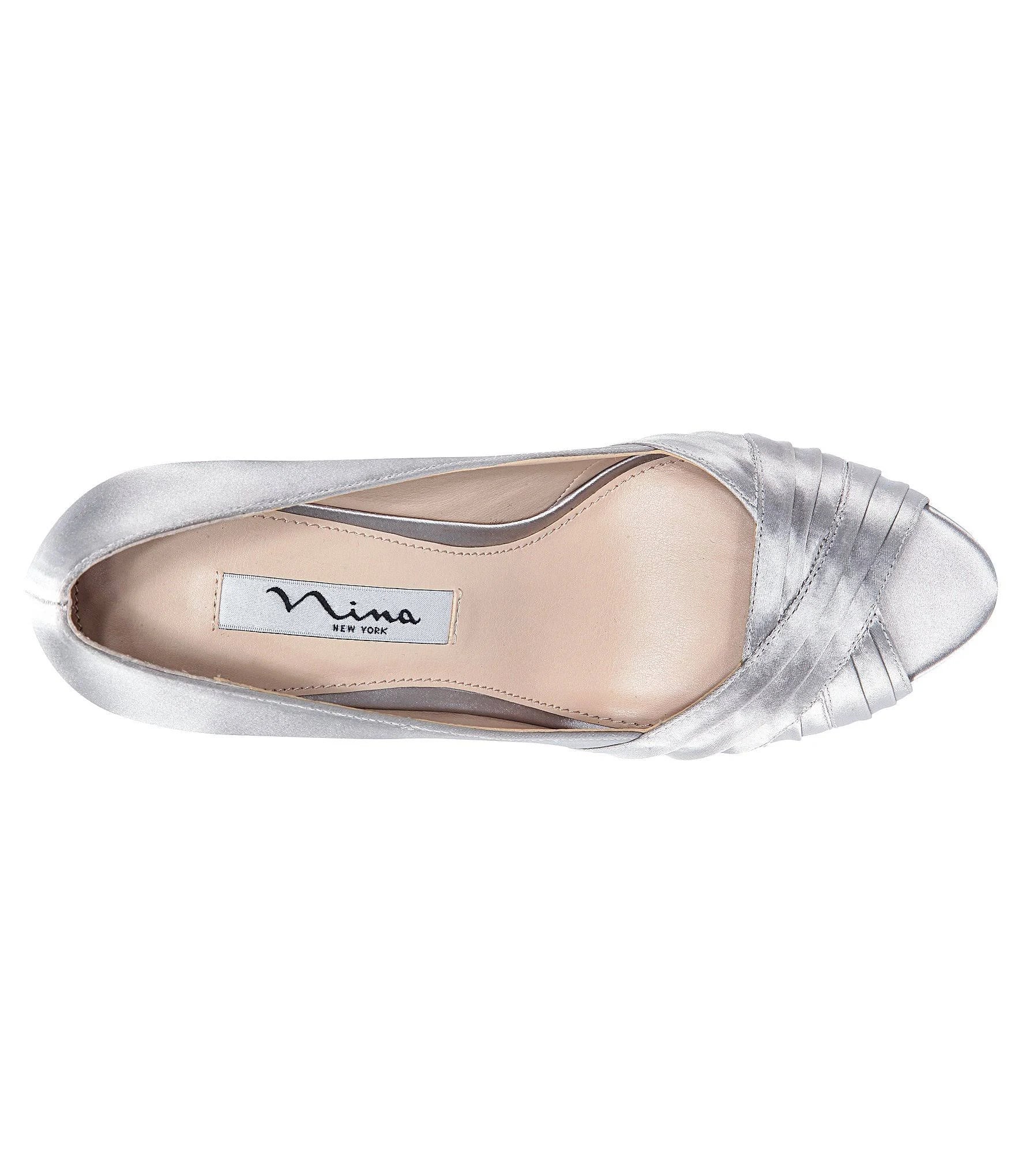Silver Satin Pump U577040