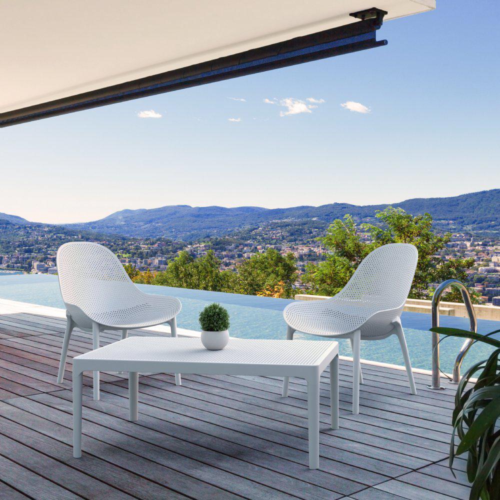 White Lounge Chair V137
