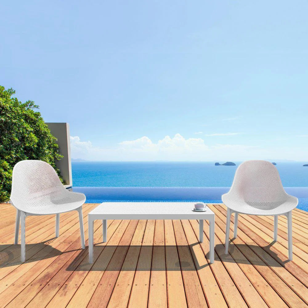 White Lounge Chair V137