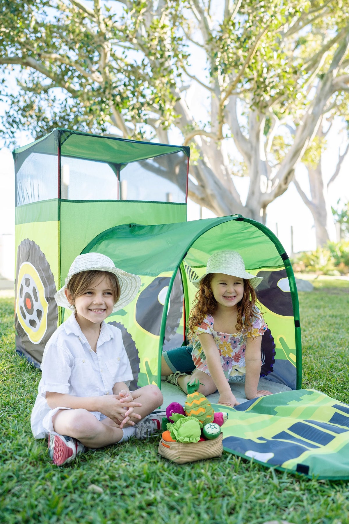 Tractor Play House Kids Indoor Outdoor Play Tent L689904