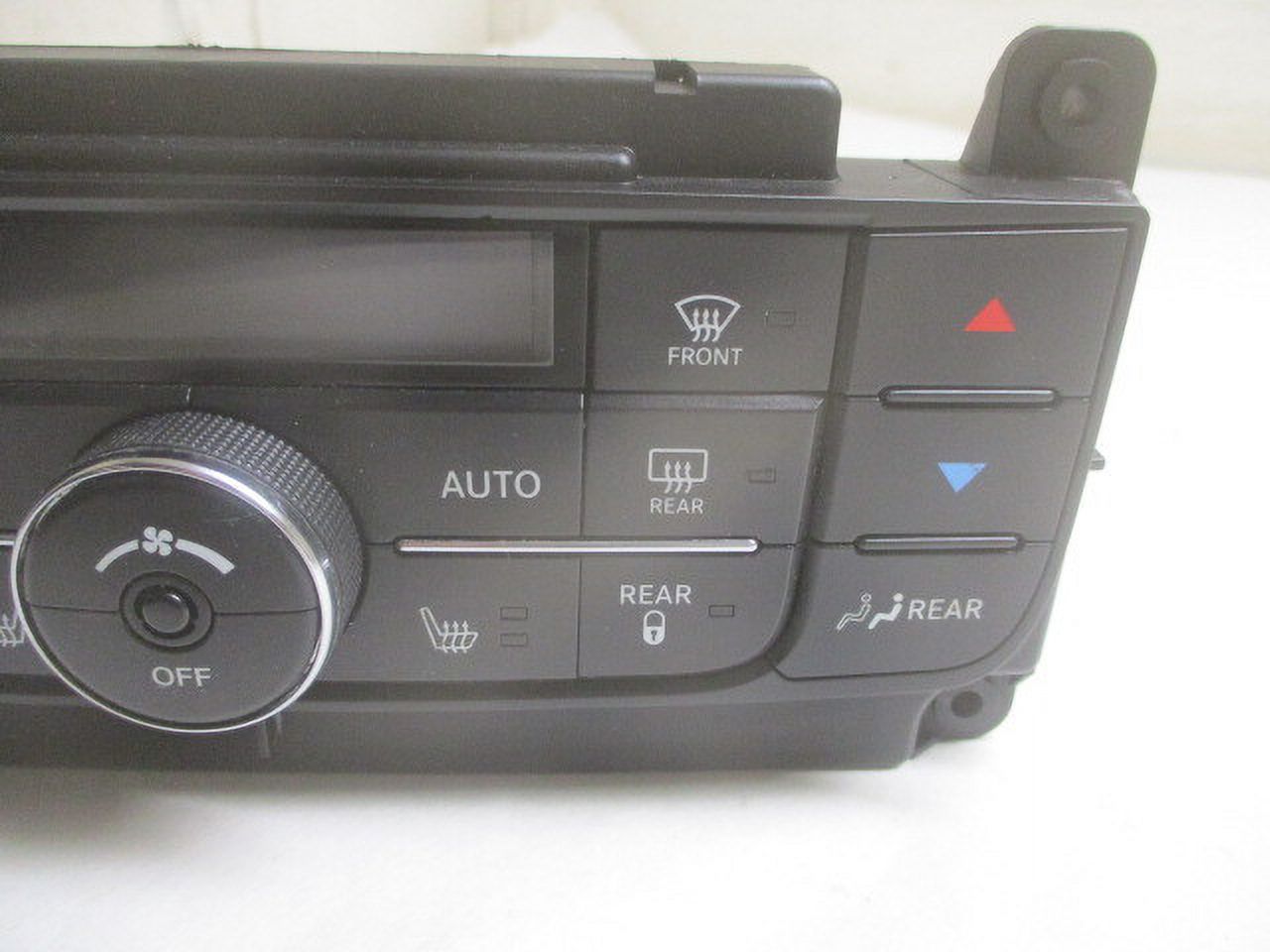 Pre-Owned Dodge Caravan Automatic Climate AC Heater Control B66546